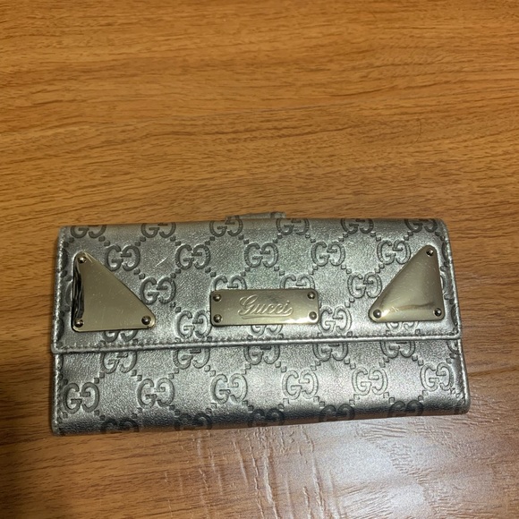 Gucci Handbags - Gucci wallet